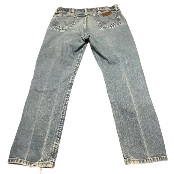 WRANGLER MENS 47MWZ REGULAR FIT SIZE 34X30 DISTRESSED MEDIUM WASH JEANS - Picture 2 of 11